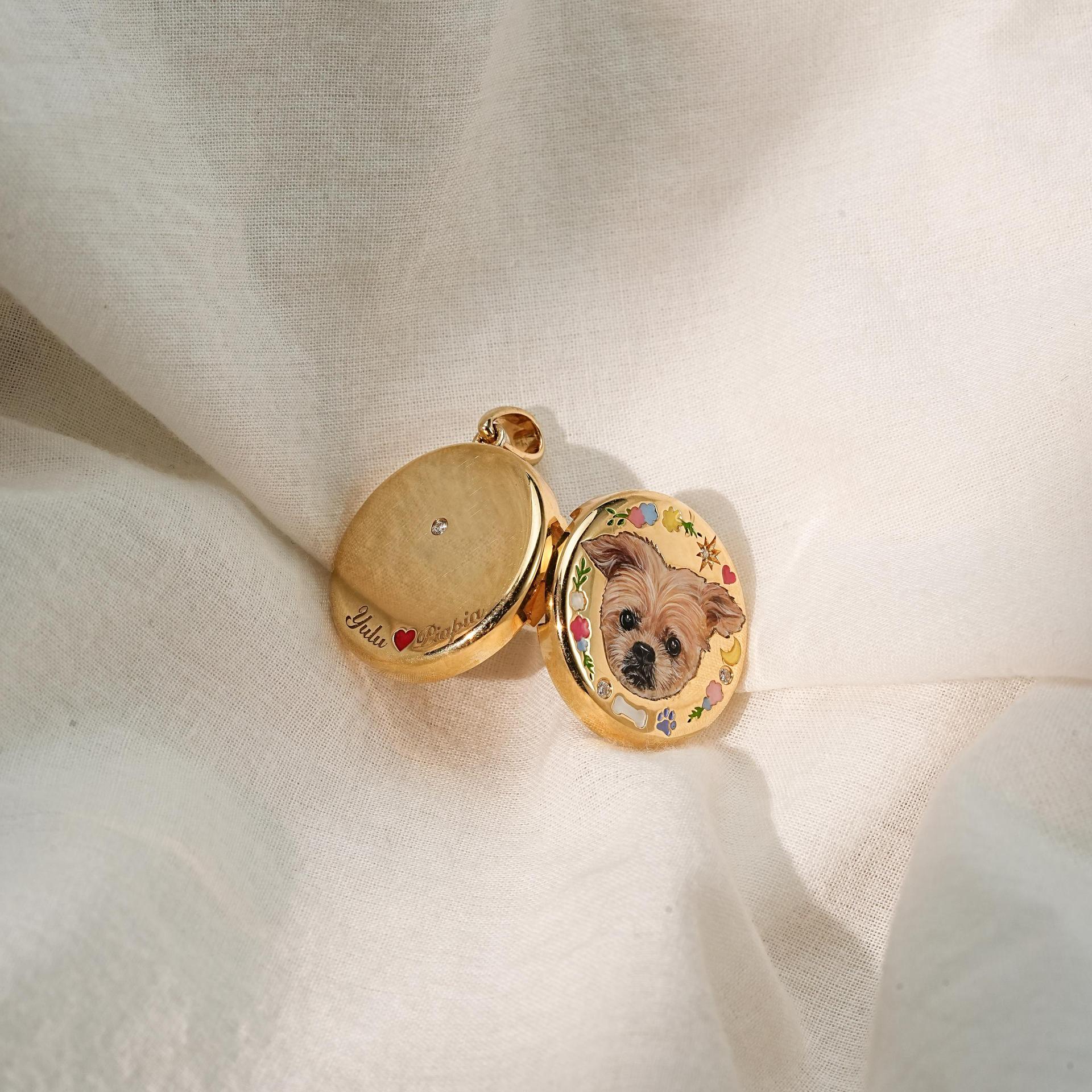 Custom Pet Portrait Locket Necklace | Personalized Moon & Stars Memorial Keepsake Jewelry for Pet Fur or Photo